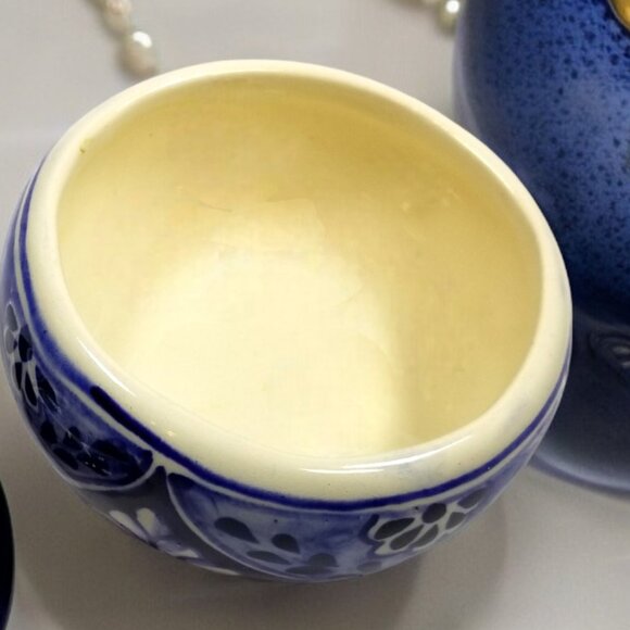 Vintage Cobalt Blue & White Porcelain Small Jewelry Trinket Box with Cover - Picture 8 of 11